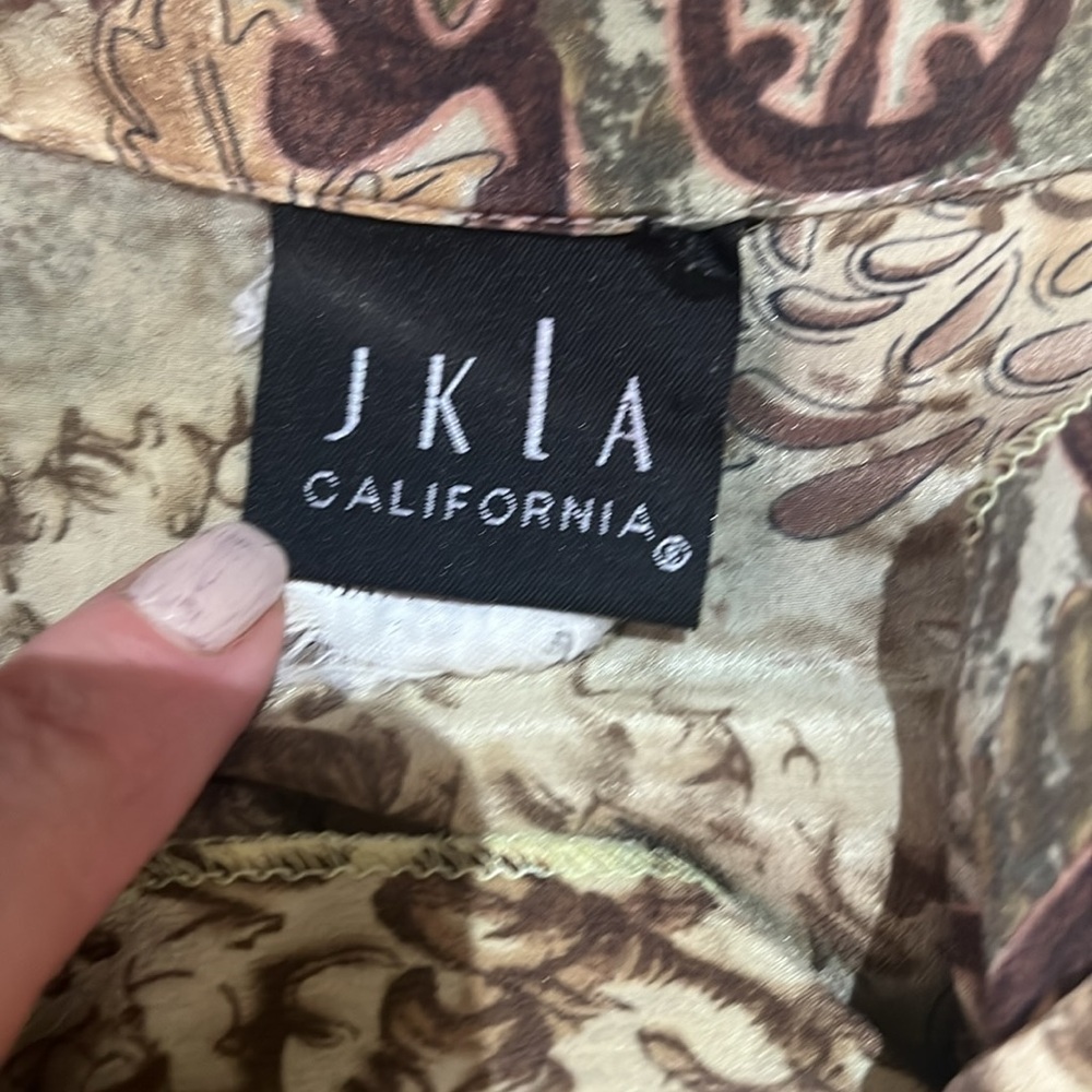 JKLA Blouse - Picture 5 of 7